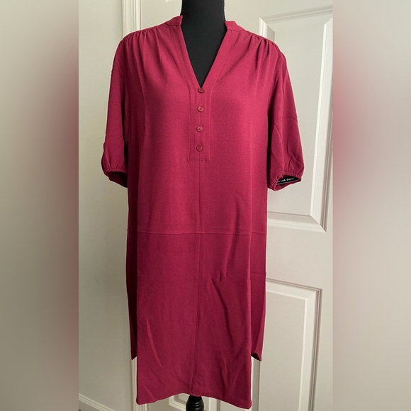 Clover and Sloane - Short Sleeve Shift Dress (NWT) - Picture 2 of 5